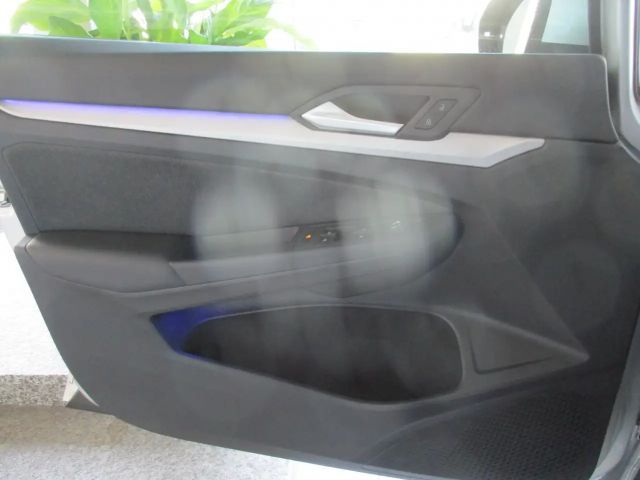 Volkswagen Golf Life Variant