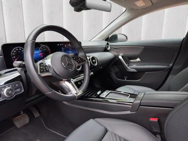 Mercedes-Benz CLA 180 Progressive