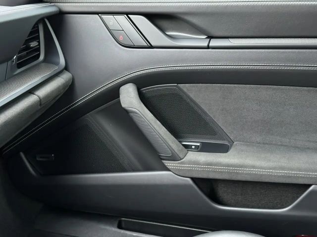 Porsche 992 Cabrio Carrera GTS