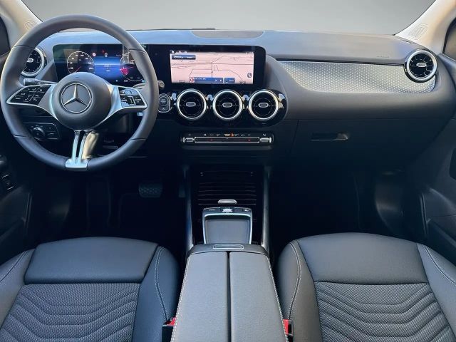 Mercedes-Benz B 180 Sedan