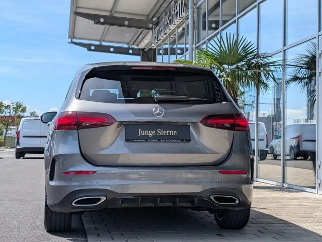 Mercedes-Benz B 180 AMG Line Sedan