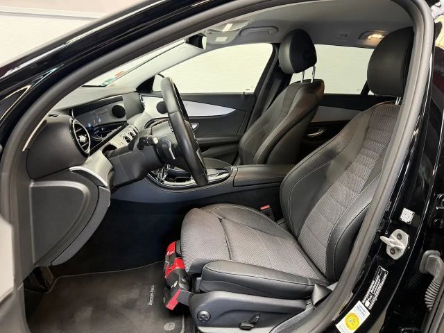 Mercedes-Benz E 300 AMG Line E 300 de