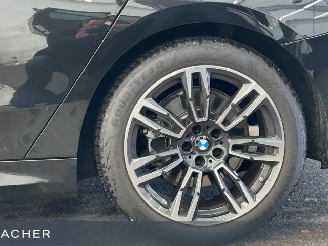 BMW 520 520i M-Sport Sedan