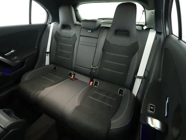 Mercedes-Benz A 220 A 220 d AMG Line