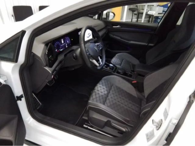 Volkswagen Golf 1.5 TSI DSG R-Line