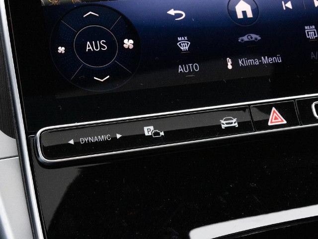 Mercedes-Benz C 200 AMG Line Sedan