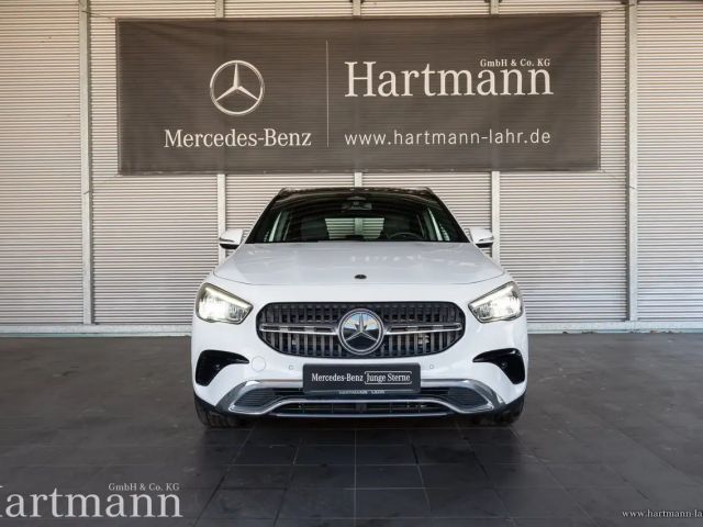 Mercedes-Benz GLA 200 GLA 200 Progessive Panorama Totwinkel AHK LED