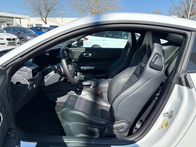 Ford Mustang Fastback GT 5.0 V8