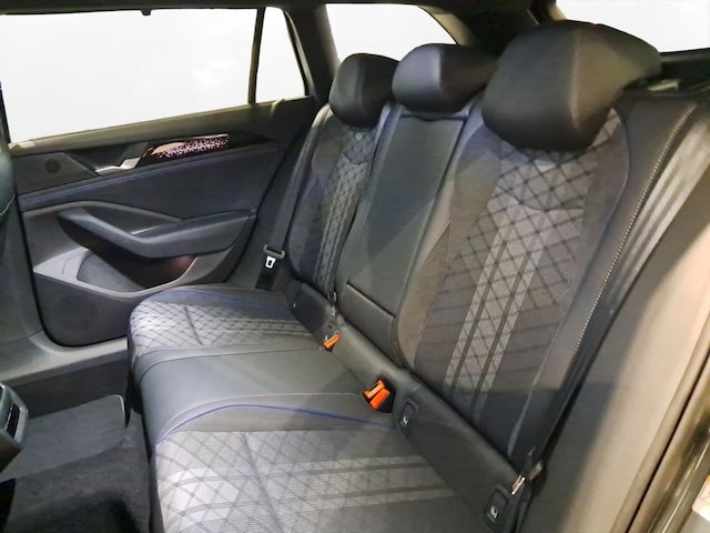 Volkswagen Passat 4Motion DSG R-Line