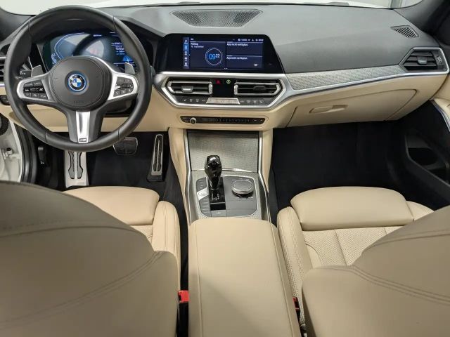 BMW 330 330e M-Sport