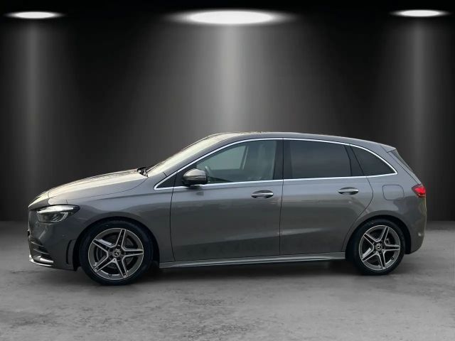 Mercedes-Benz B 220 4MATIC AMG Line Sedan