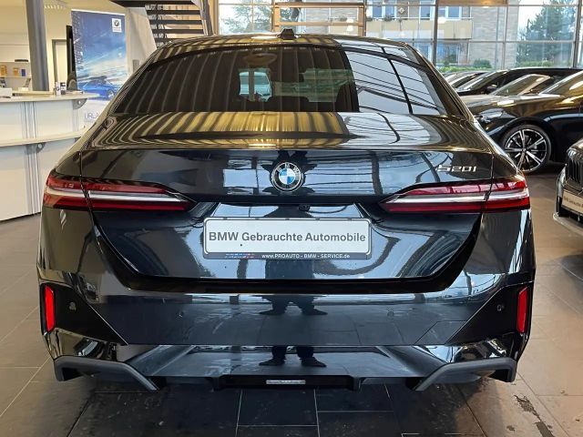 BMW 520 520i M-Sport Sedan