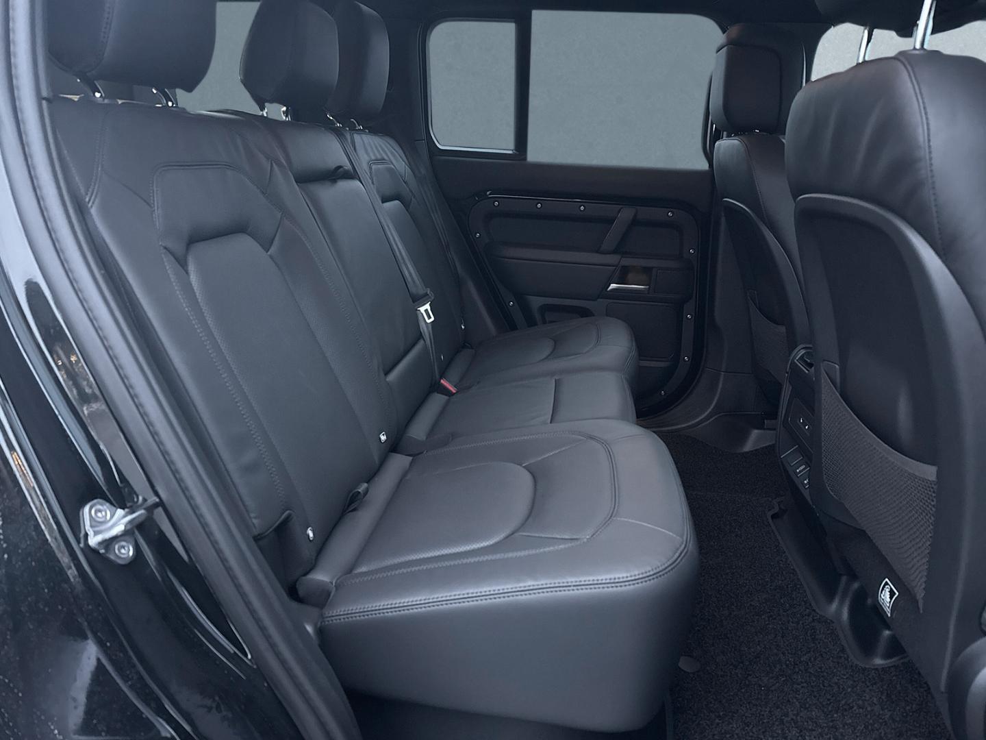 Land Rover Defender 110 Dynamic HSE