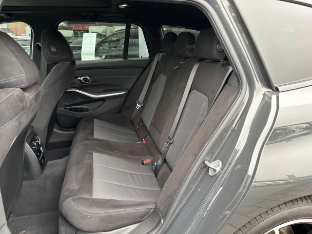 BMW 320 320i M-Sport Touring