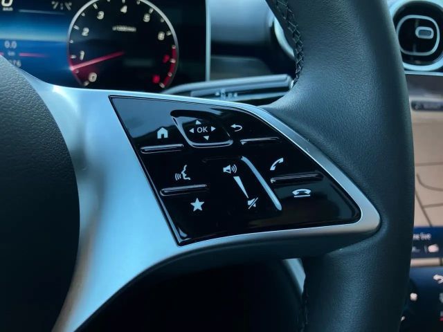 Mercedes-Benz C 180 AVANTGARDE Sedan