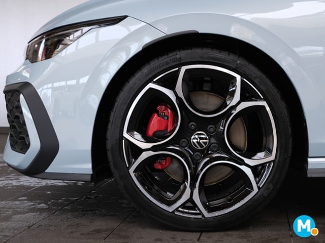 Volkswagen Golf 2.0 TSI DSG