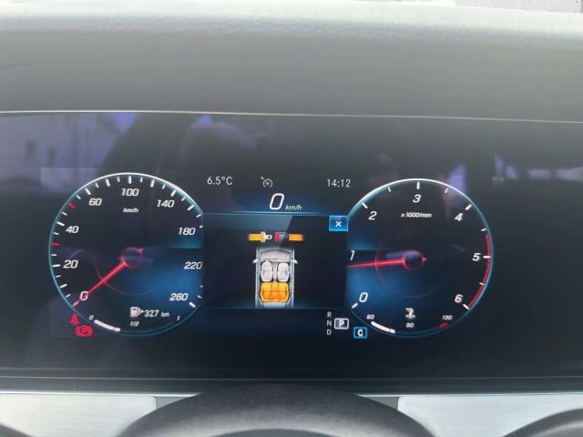 Mercedes-Benz E 220 AVANTGARDE E 220 d Estate