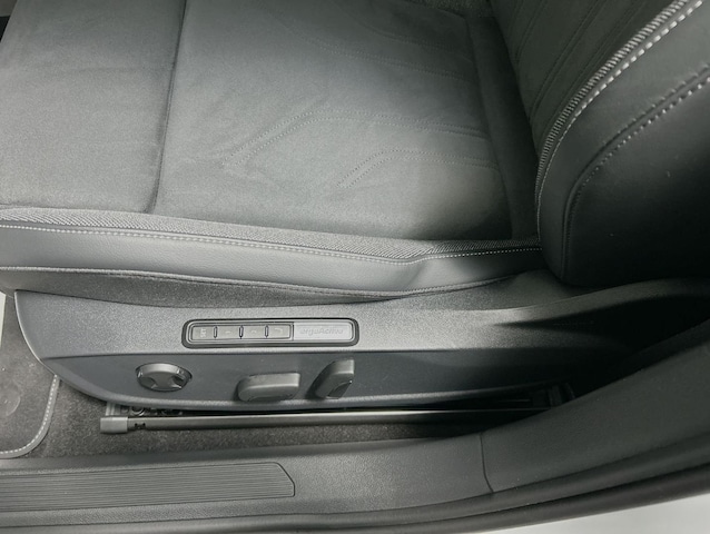 Volkswagen Golf 1.5 eTSI Golf VIII