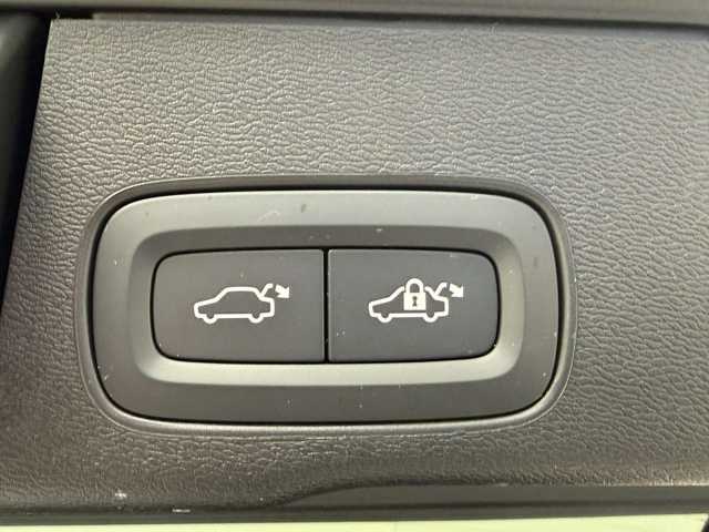 Volvo XC60 AWD Plus Recharge T8