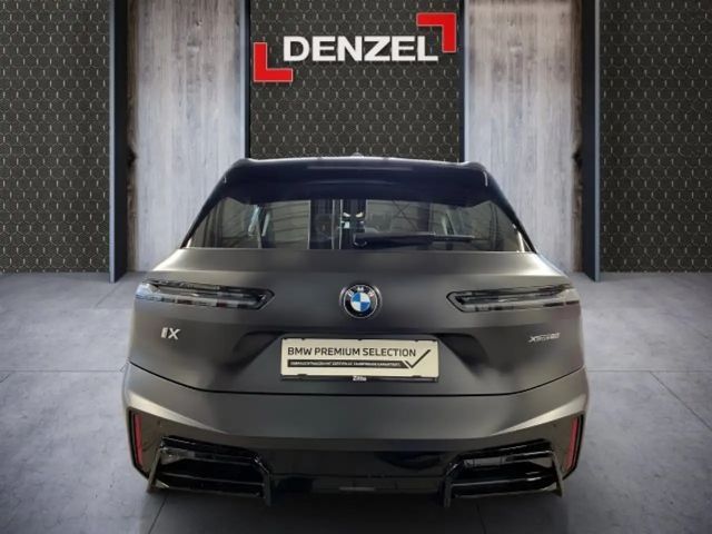 BMW iX xDrive60