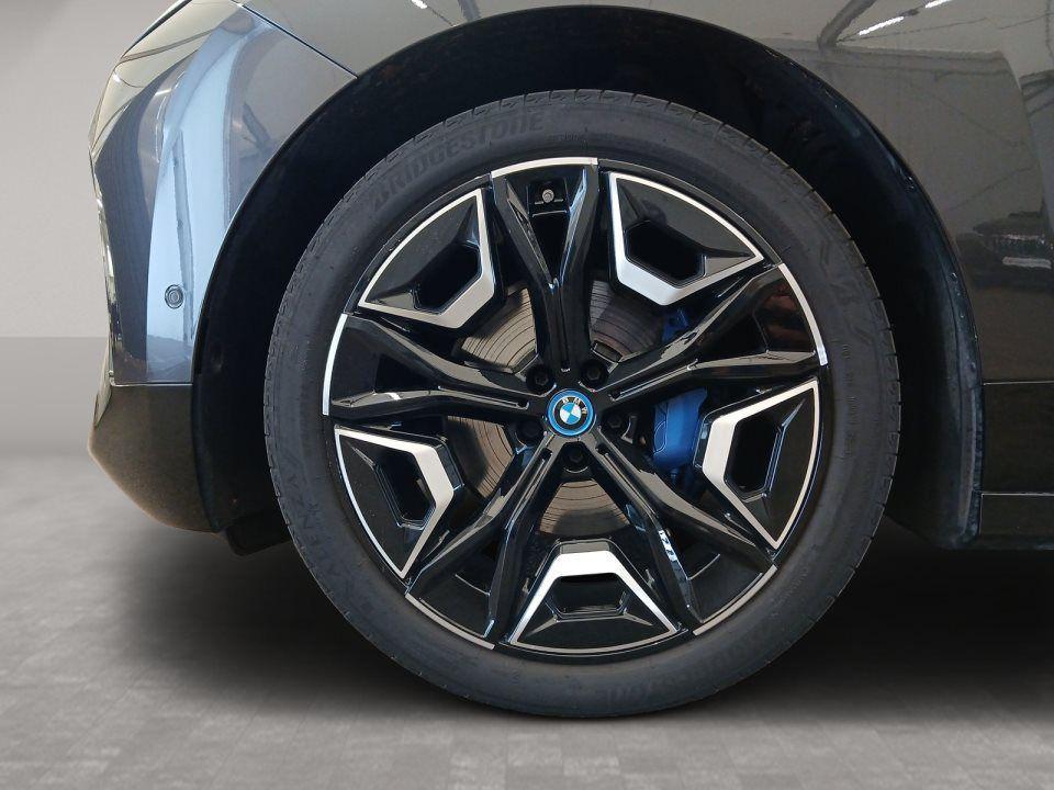BMW iX xDrive40