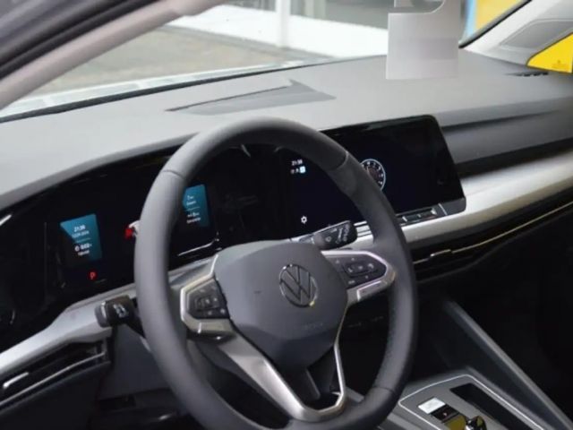 Volkswagen Golf Life Variant