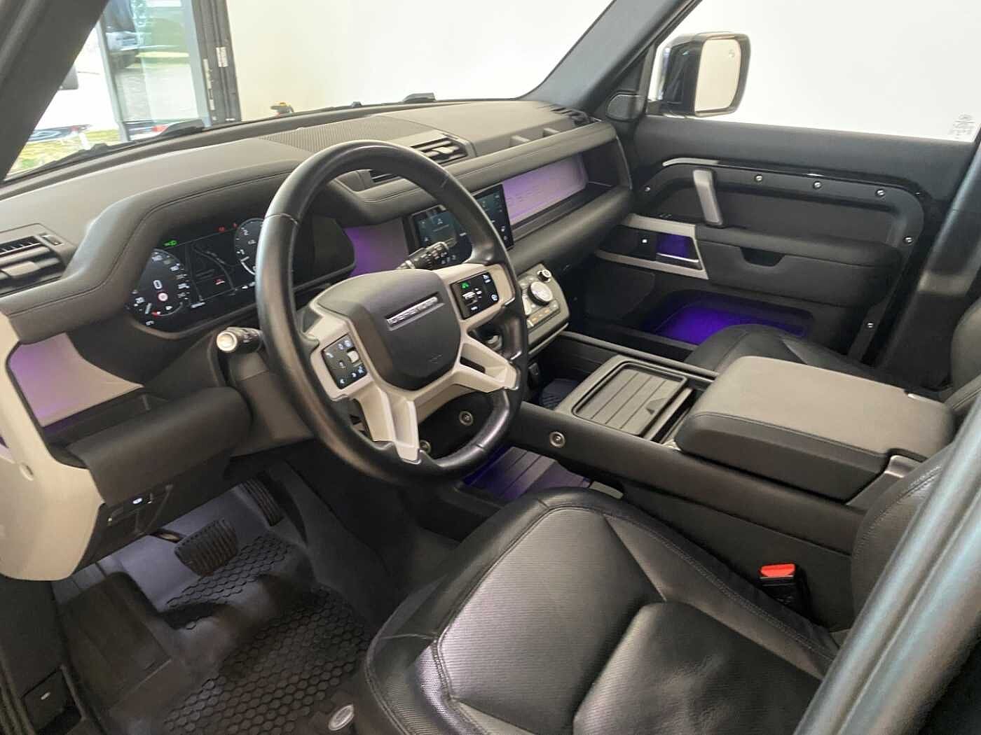 Land Rover Defender 110 Dynamic SE