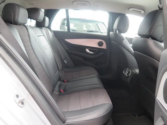 Mercedes-Benz E 220 AVANTGARDE E 220 d Estate