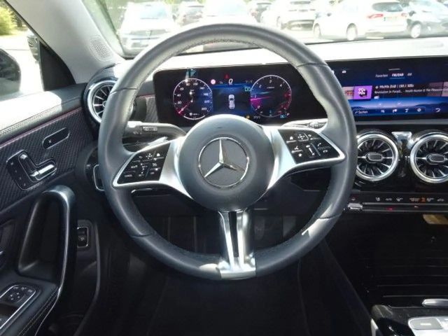 Mercedes-Benz CLA 200 Progressive