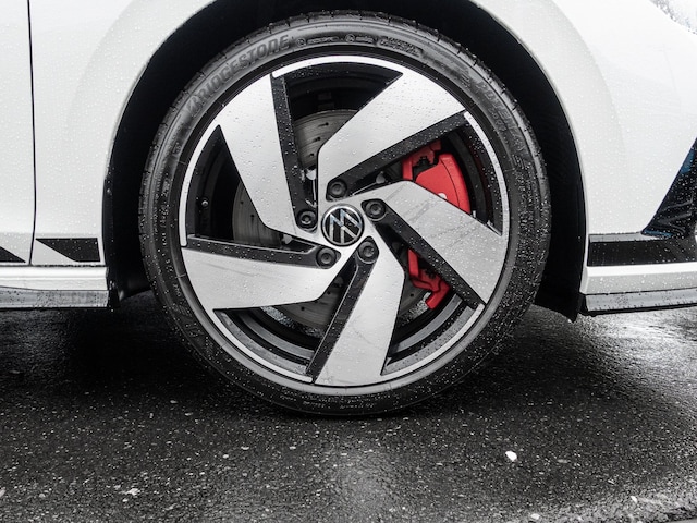 Volkswagen Golf 2.0 TSI DSG