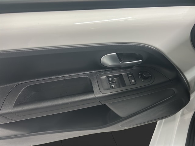 Volkswagen up! Move Move up!