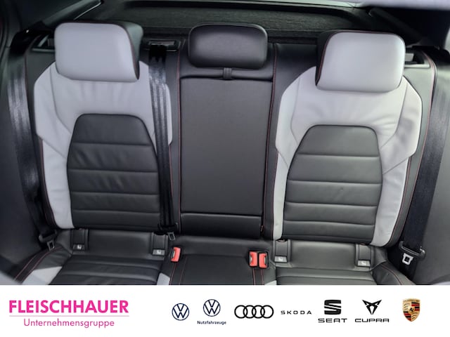 Volkswagen Golf 2.0 TSI Golf VIII