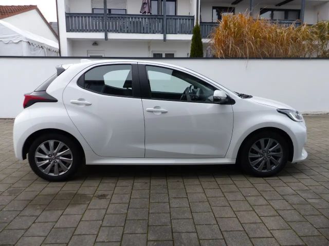 Toyota Yaris Hatchback Hybride Team D