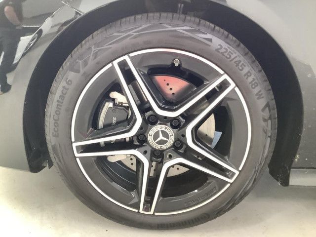 Mercedes-Benz CLA 200 AMG Line Shooting Brake