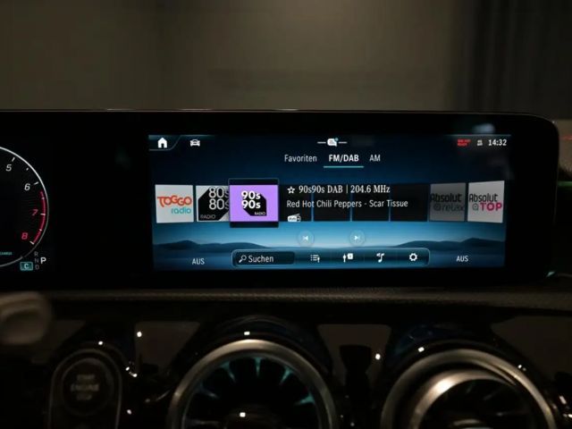 Mercedes-Benz CLA 200 AMG Line Coupé