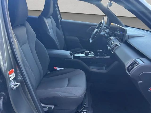 Toyota Urban Cruiser 61kWh Teamplayer