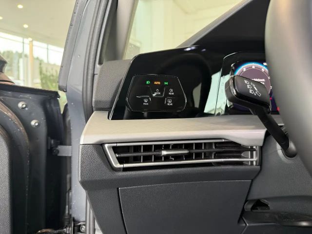 Volkswagen Golf DSG Life