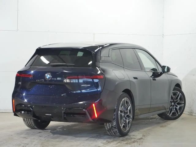 BMW iX xDrive60