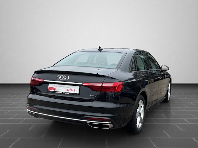Audi A4 40 TFSI Quattro S-Tronic Sedan