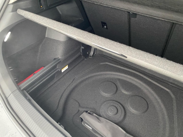 Volkswagen Tiguan 1.5l eTSI ACC PDC NAVI KAM SHZ