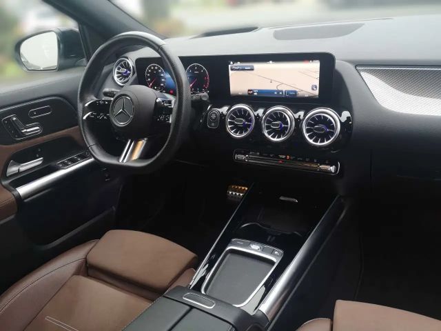 Mercedes-Benz GLA 220 4MATIC AMG Line GLA 220 d