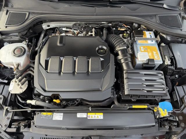 Volkswagen Golf 2.0 TDI Golf VIII R-Line