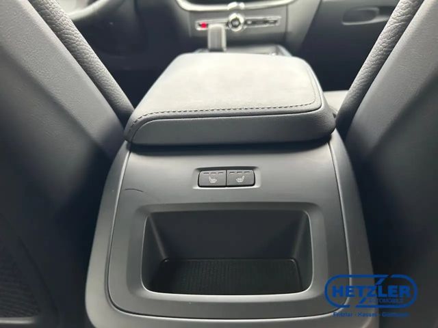 Volvo XC60 AWD Dark Plus