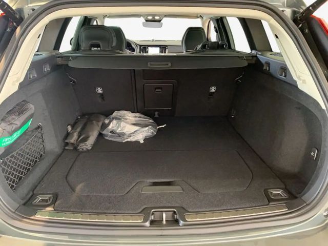 Volvo V60 AWD Dark Hybrid Plus T6