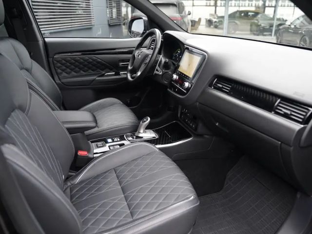Mitsubishi Outlander 4WD PHEV