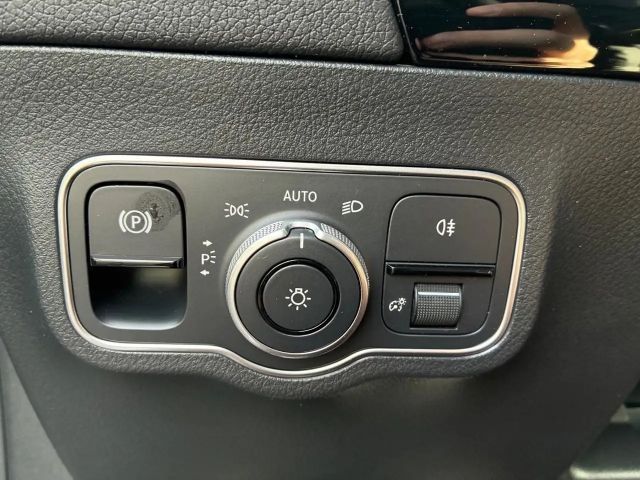 Mercedes-Benz B 180 Progressive Sedan