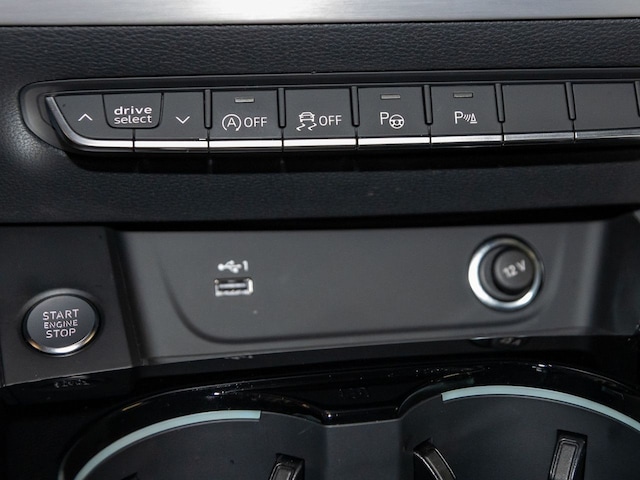 Audi A4 40 TFSI Quattro S-Line S-Tronic Sedan