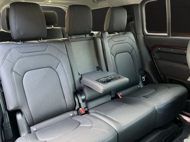 Land Rover Defender AWD P400 SE
