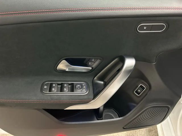 Mercedes-Benz CLA 180 AMG Line Coupé