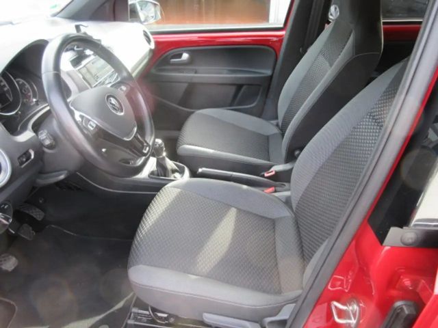 Volkswagen up! Active